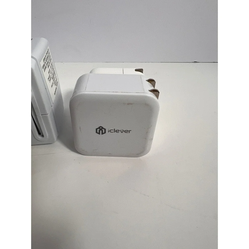 Travel Smart TS253ADN Worldwide Travel‎ Adapter & iClever USB Charger